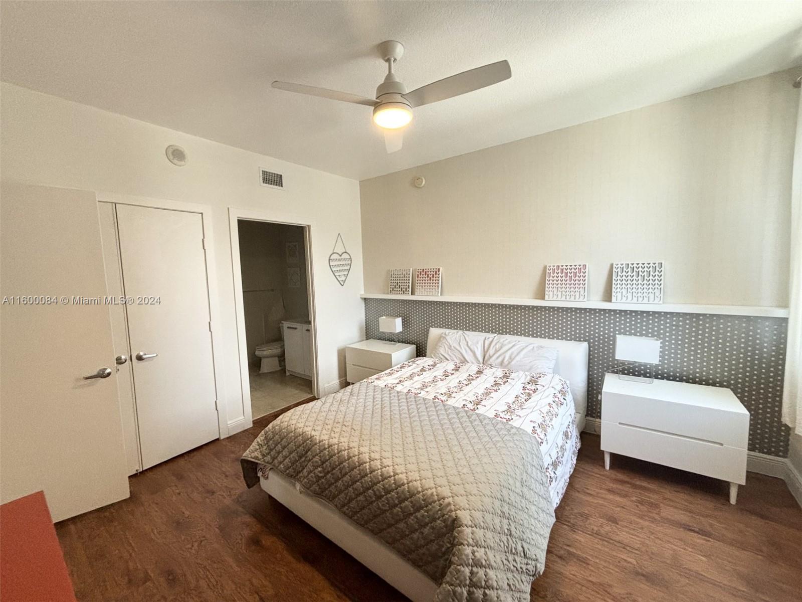 1060 Brickell Ave # 2801