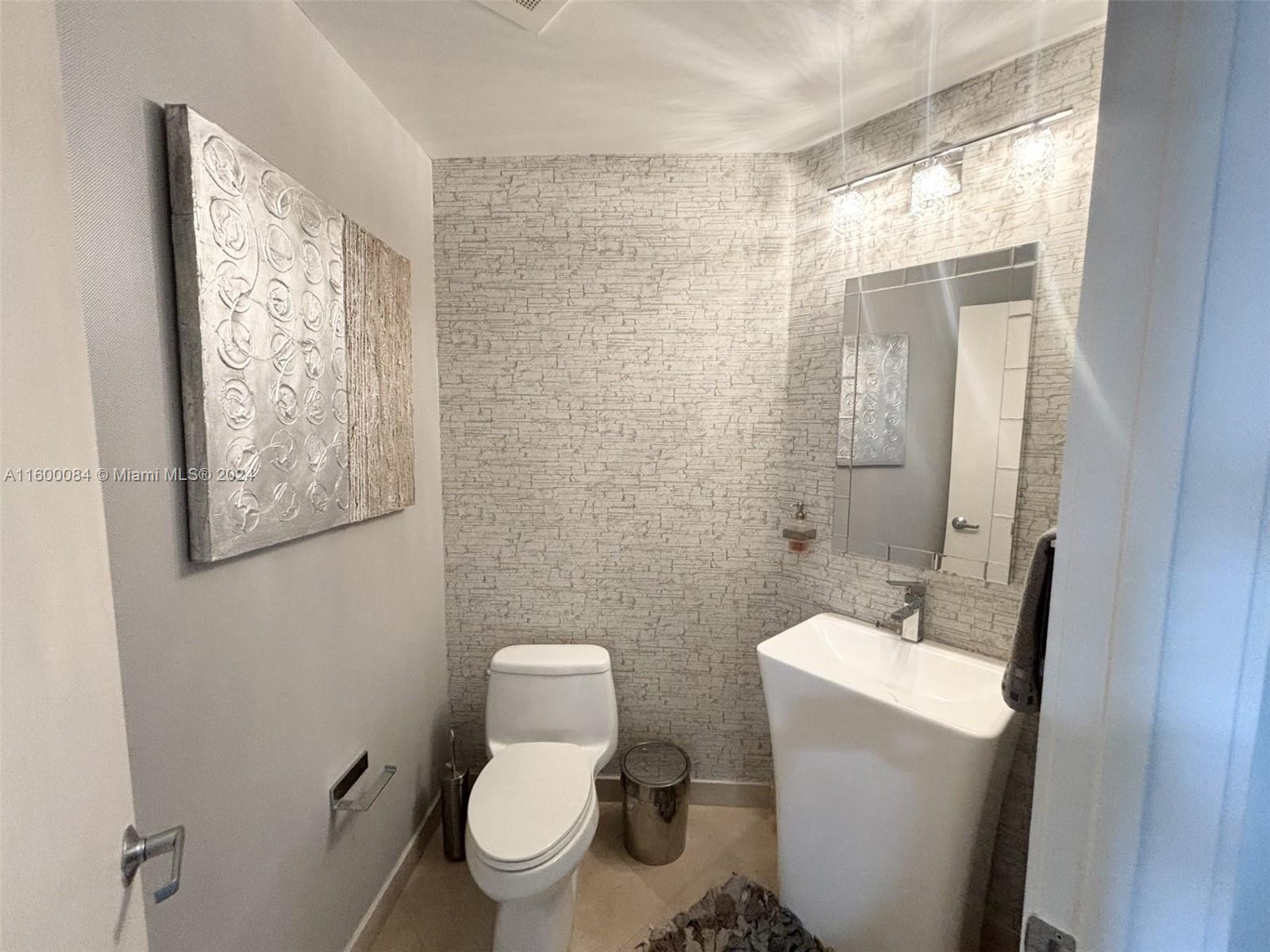 1060 Brickell Ave # 2801