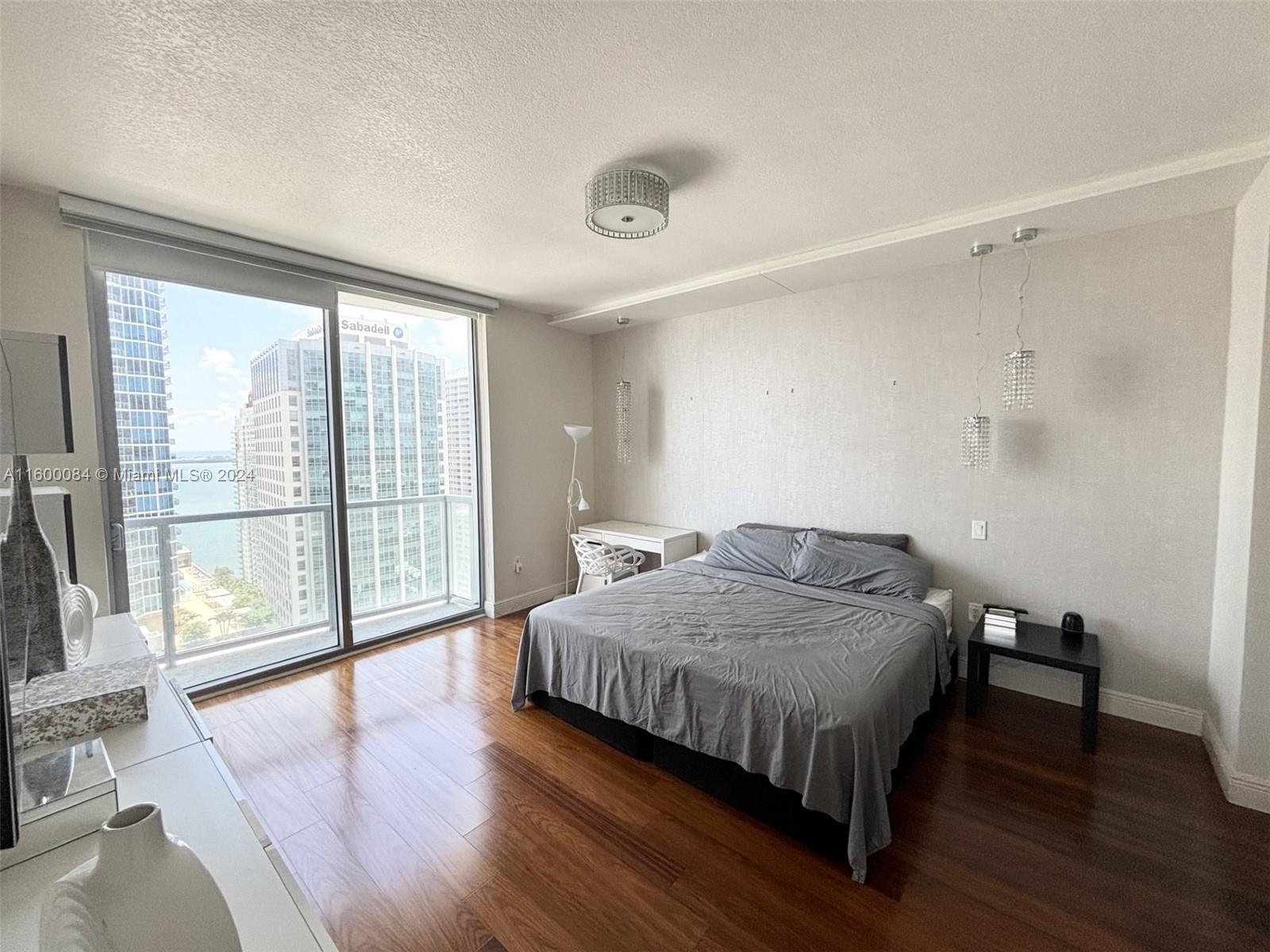 1060 Brickell Ave # 2801