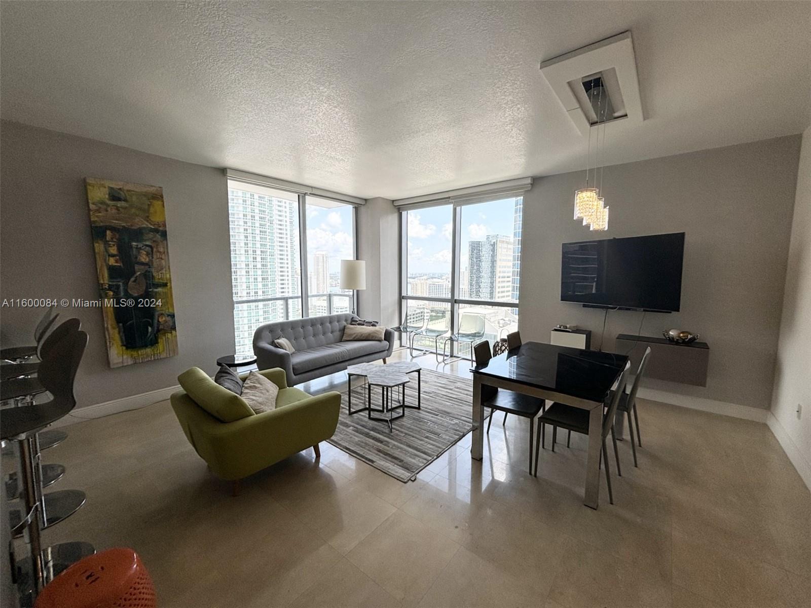 1060 Brickell Ave # 2801