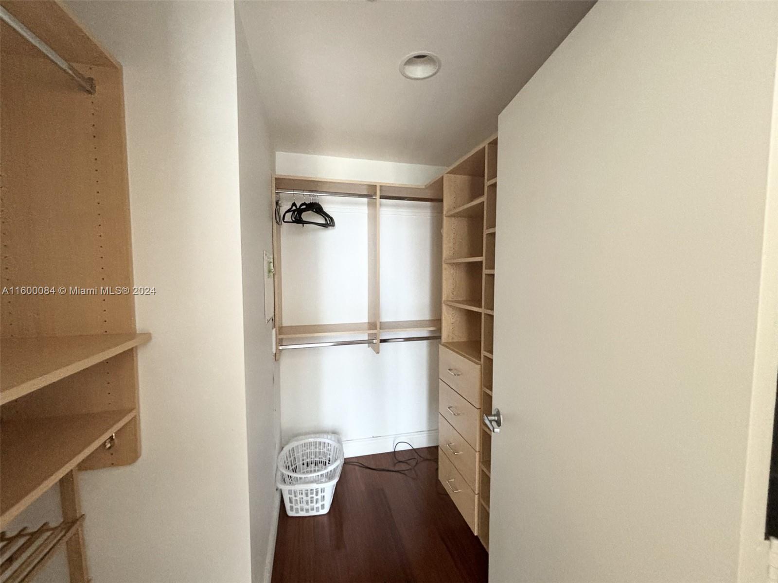 1060 Brickell Ave # 2801