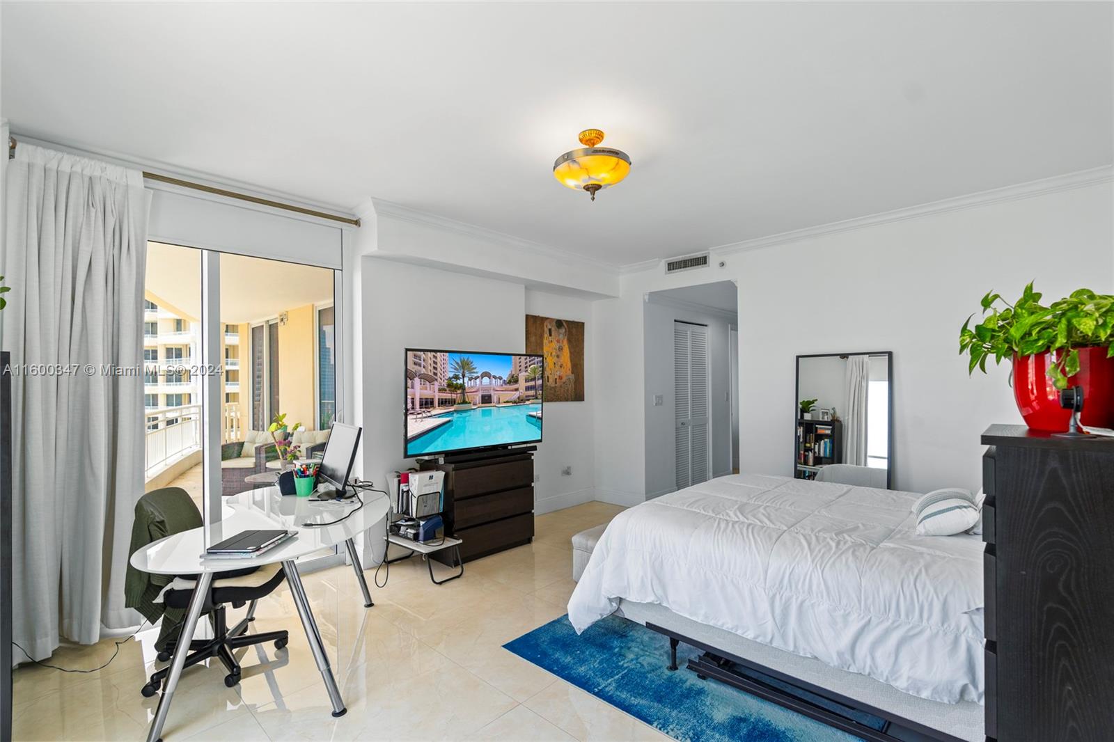 848 Brickell Key Dr # 2405