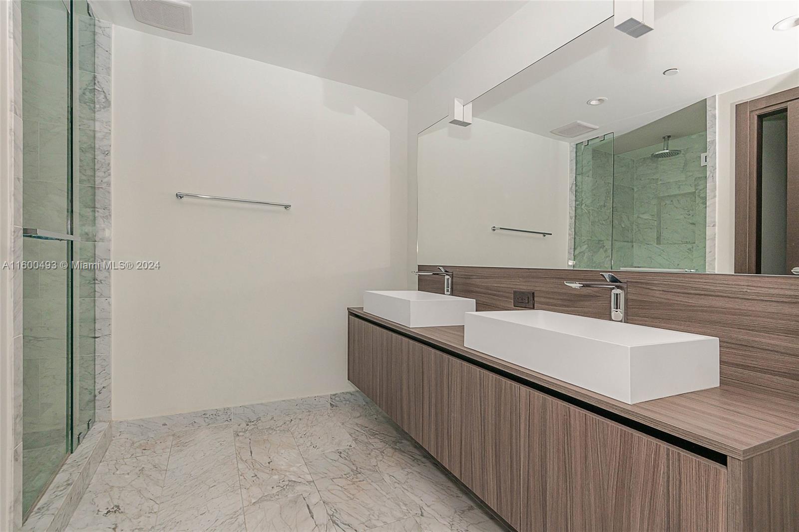 1000 Brickell Plz # 3005