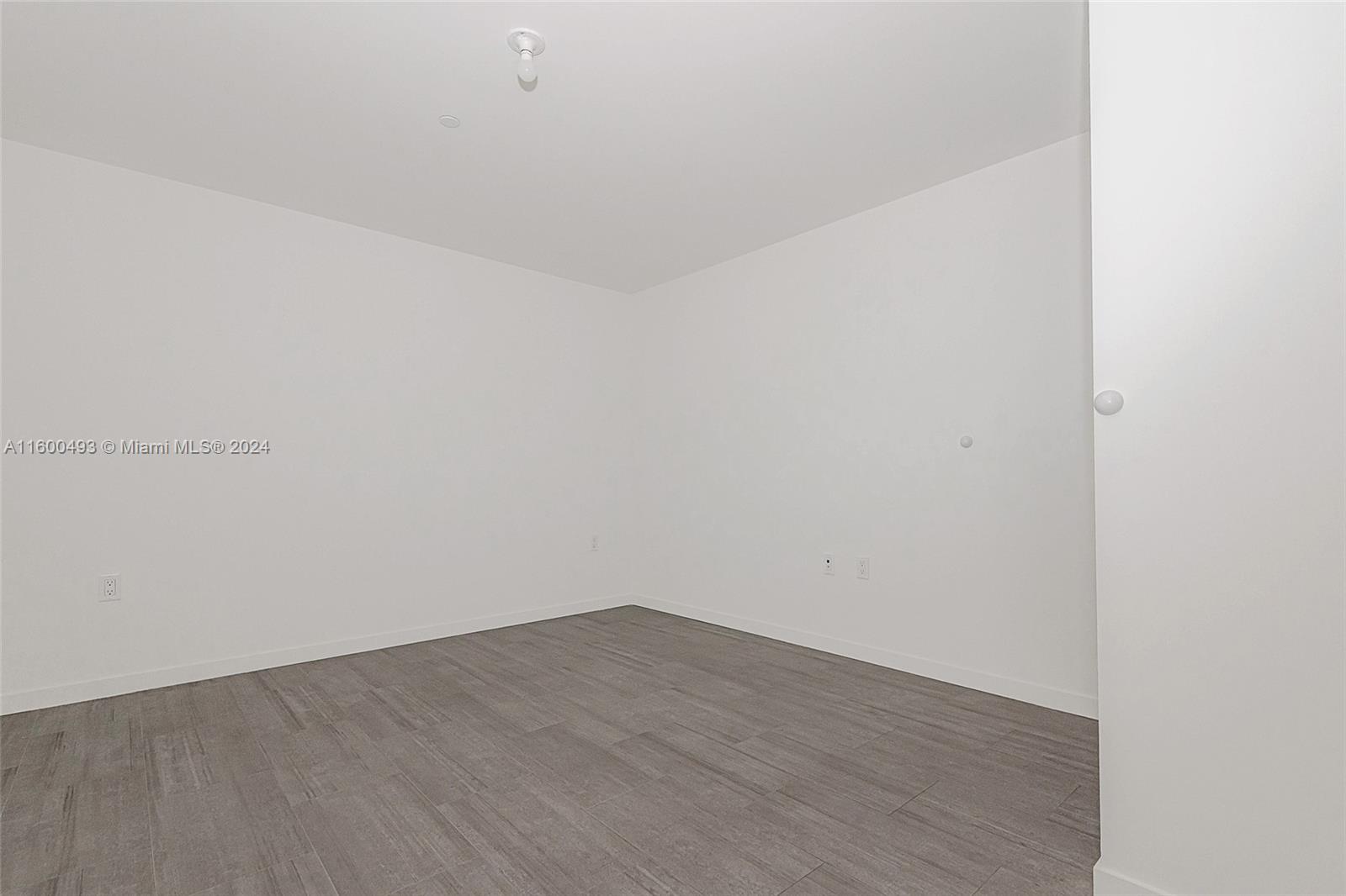 1000 Brickell Plz # 3005