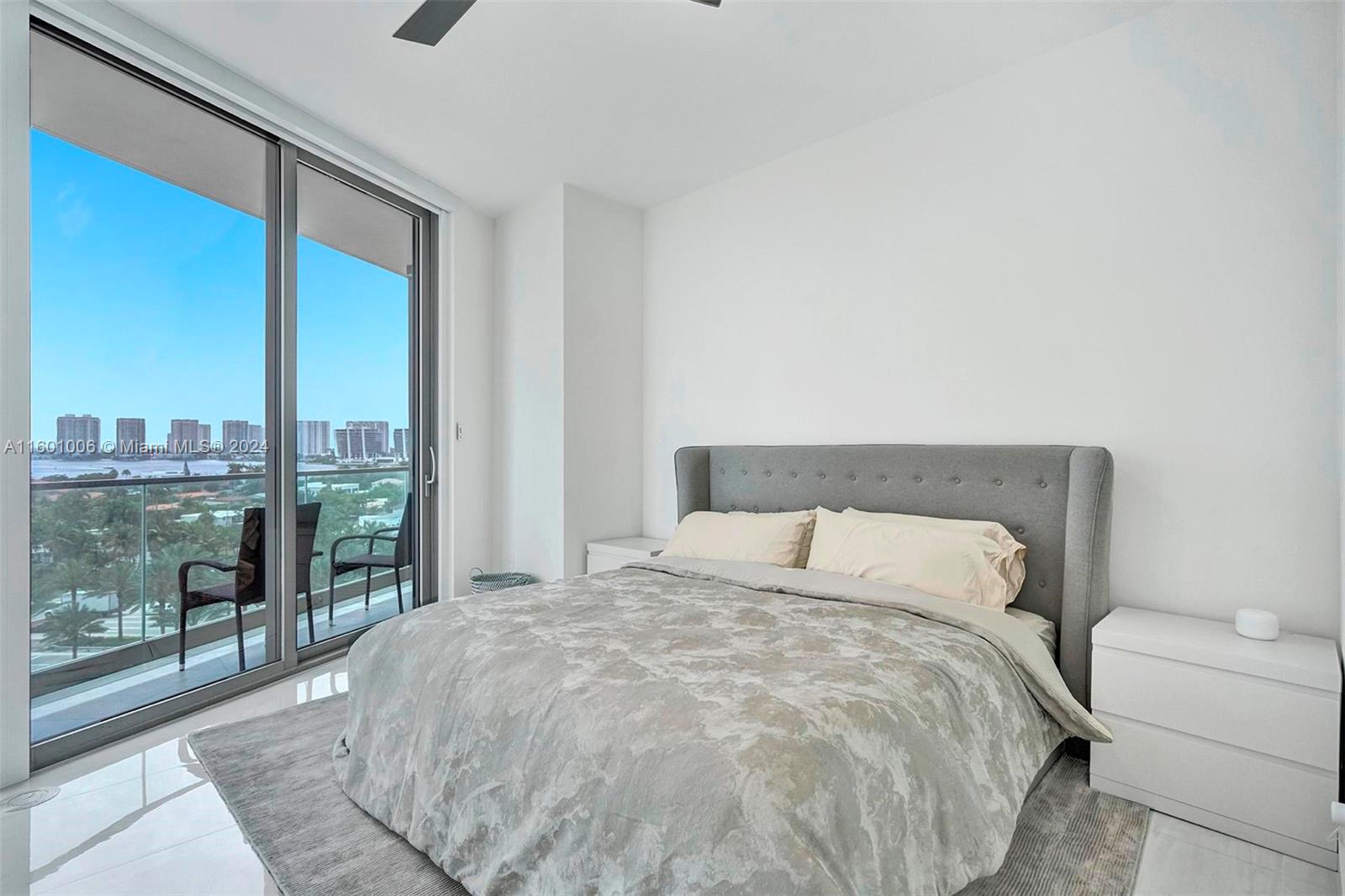 18975 Collins Ave # 604