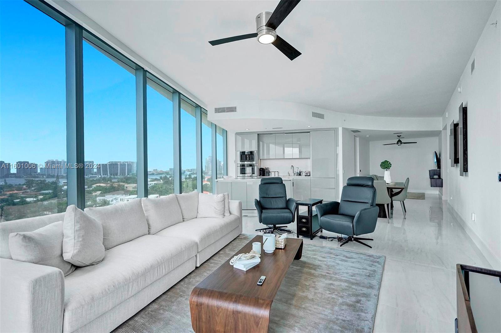 18975 Collins Ave # 604