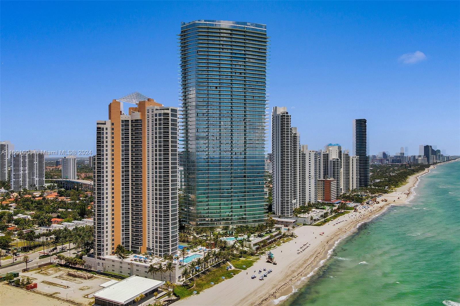 18975 Collins Ave # 604