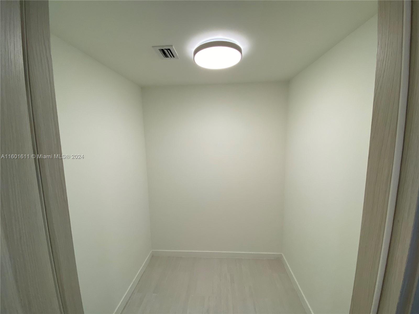 1000 Brickell Plaza # 2307
