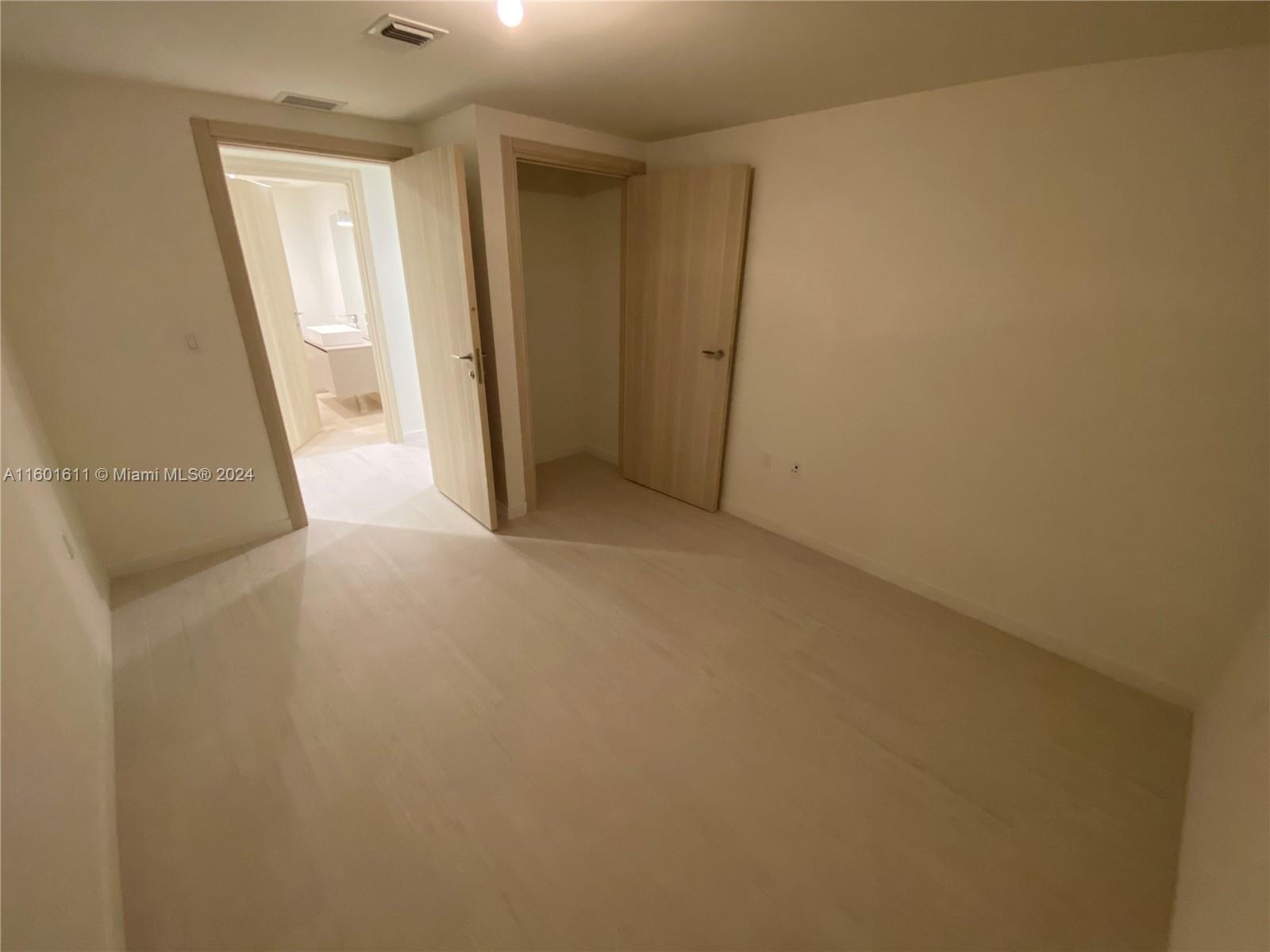 1000 Brickell Plaza # 2307