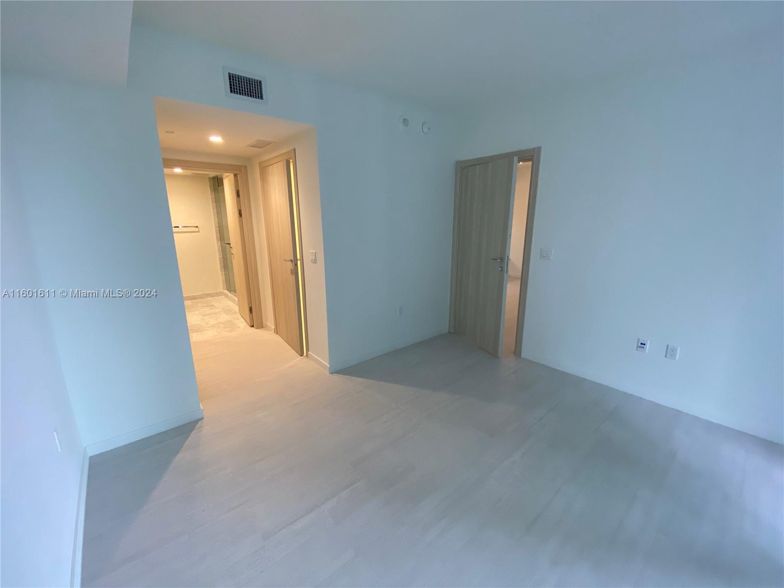 1000 Brickell Plaza # 2307
