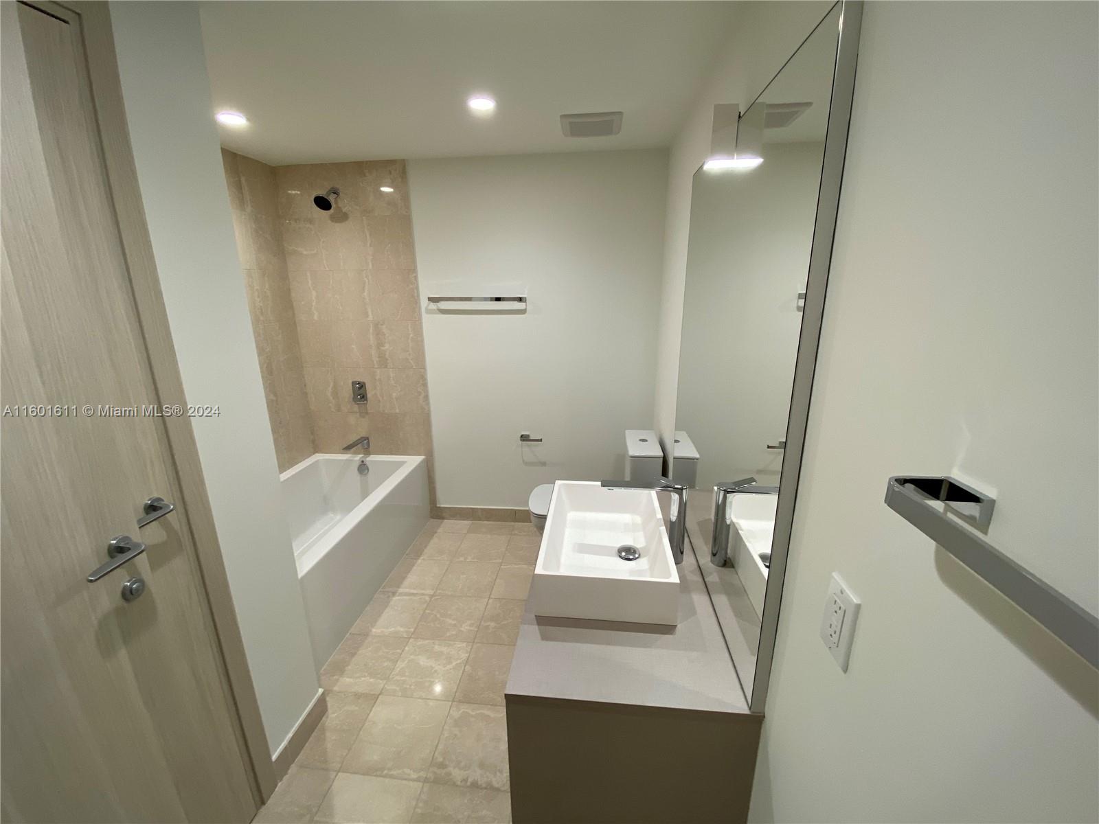 1000 Brickell Plaza # 2307