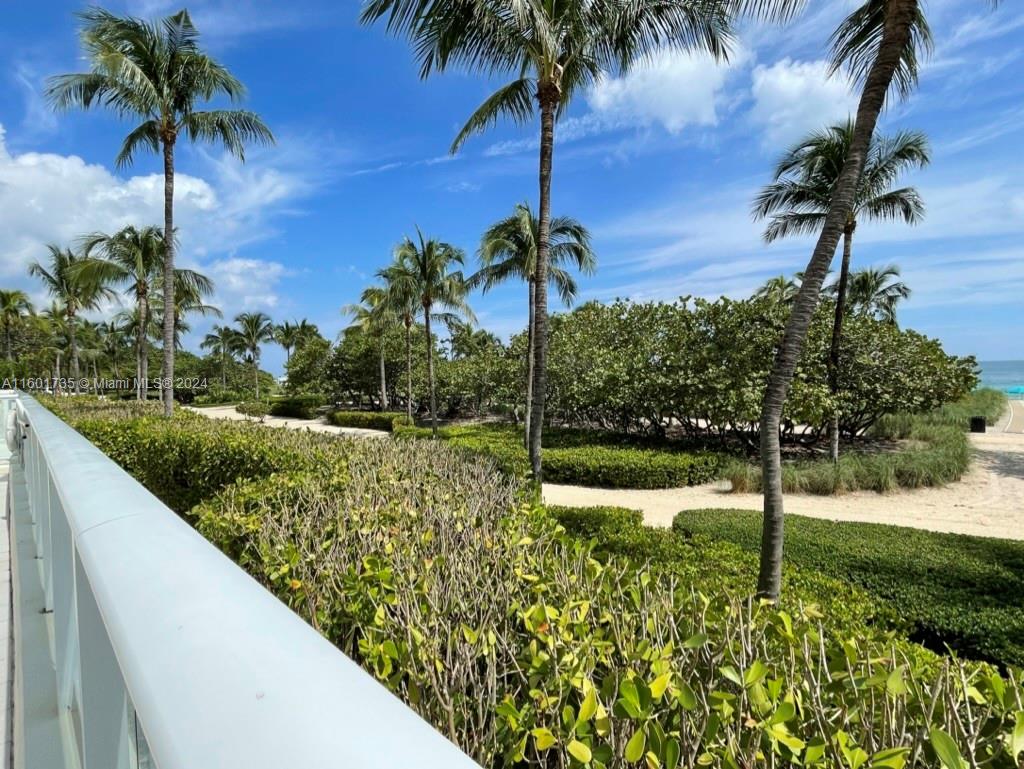 10185 Collins Ave(+DEN) Unit: PH06