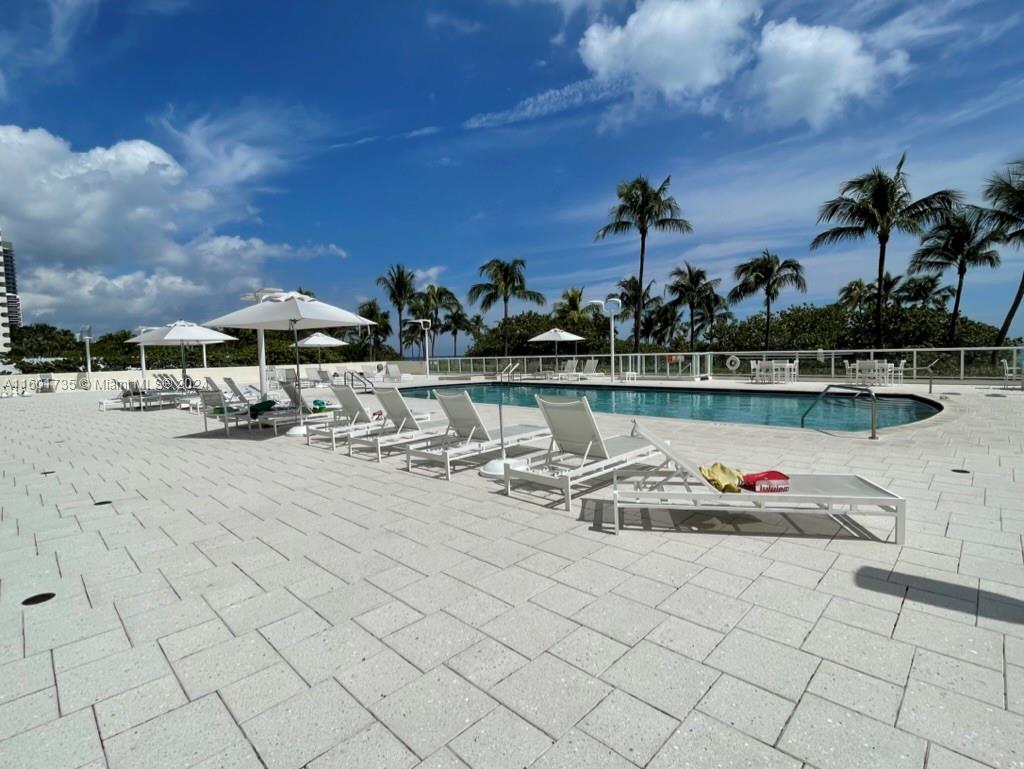 10185 Collins Ave(+DEN) Unit: PH06