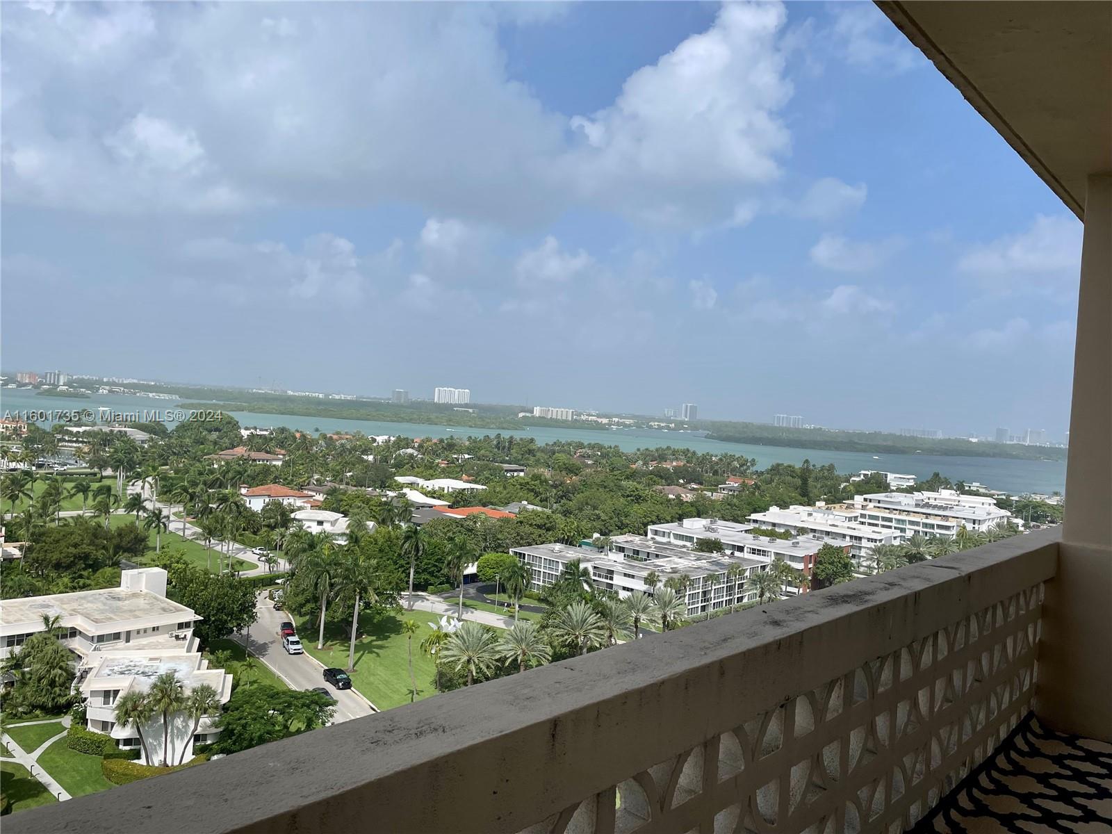 10185 Collins Ave(+DEN) Unit: PH06