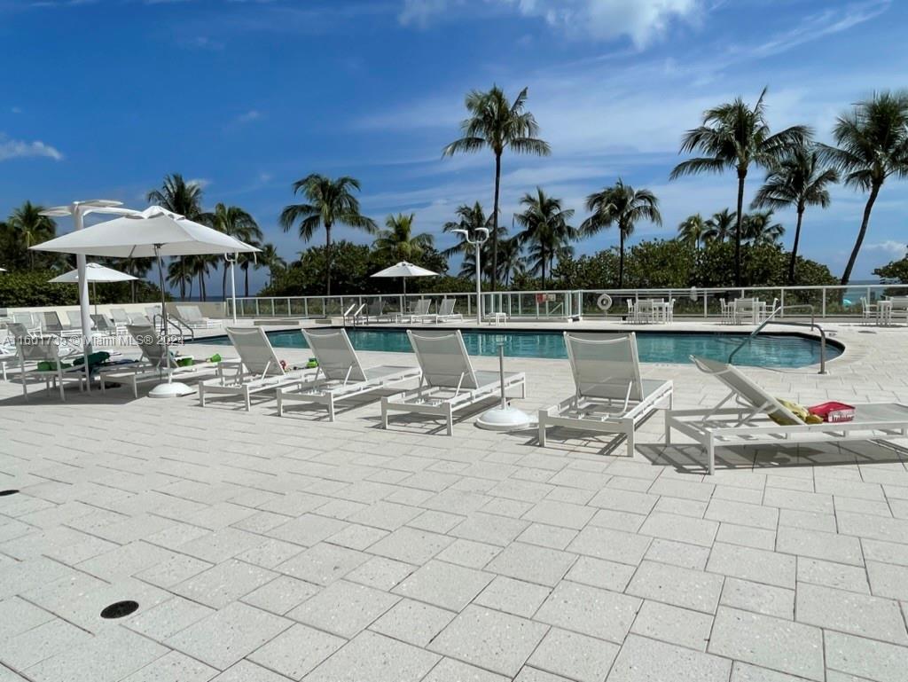 10185 Collins Ave(+DEN) Unit: PH06