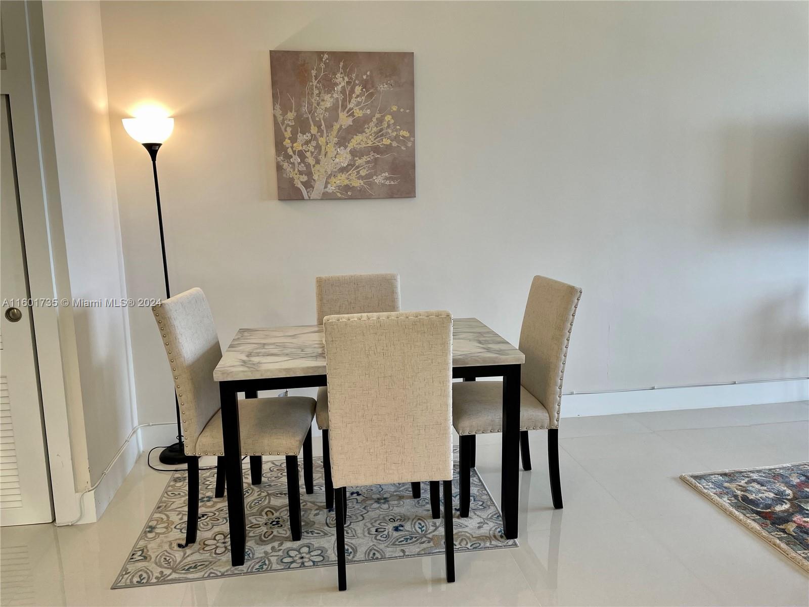 10185 Collins Ave(+DEN) Unit: PH06