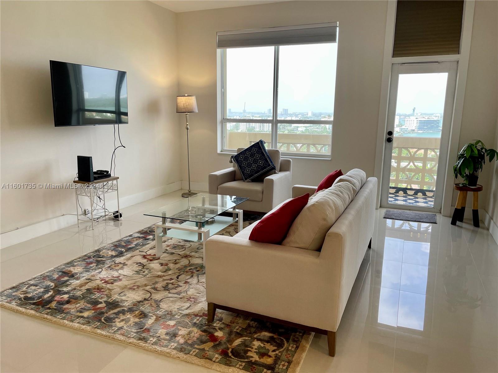 10185 Collins Ave(+DEN) Unit: PH06