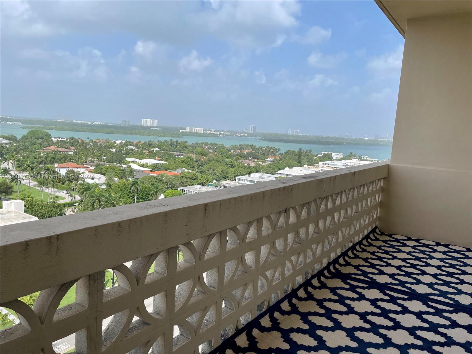 10185 Collins Ave(+DEN) Unit: PH06