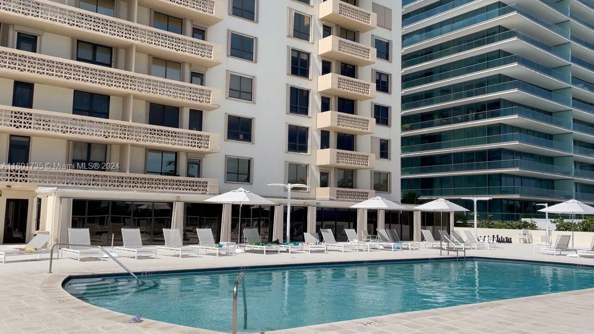 10185 Collins Ave(+DEN) Unit: PH06