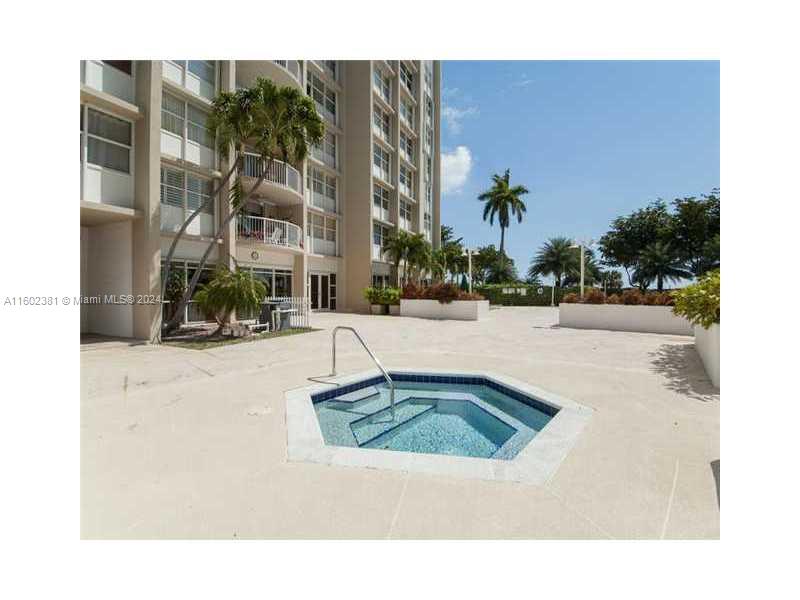 1420 Brickell Bay Dr # 902E