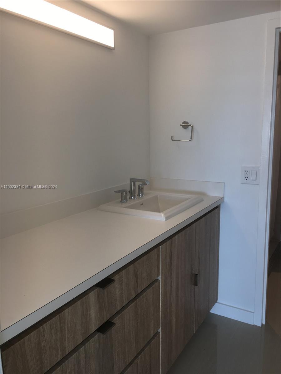 1420 Brickell Bay Dr # 902E