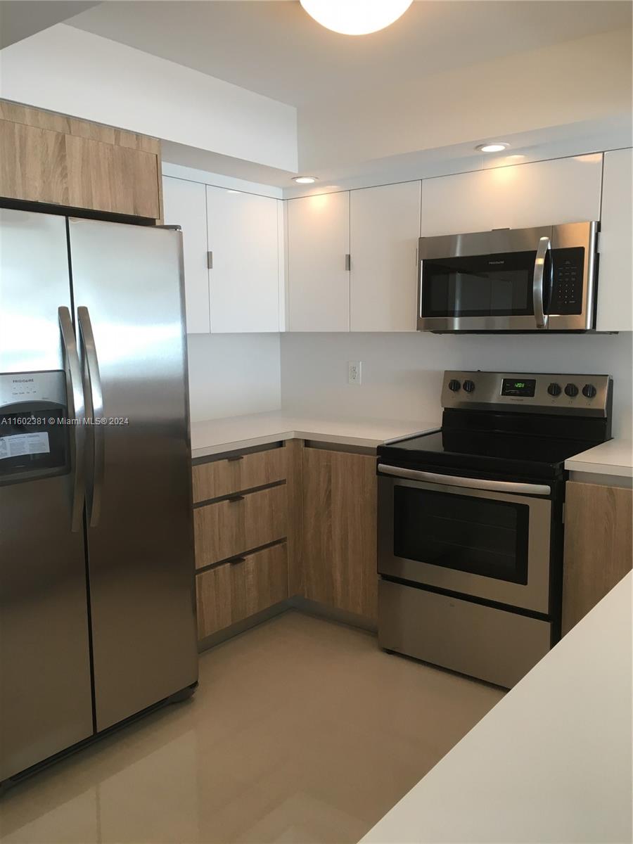 1420 Brickell Bay Dr # 902E