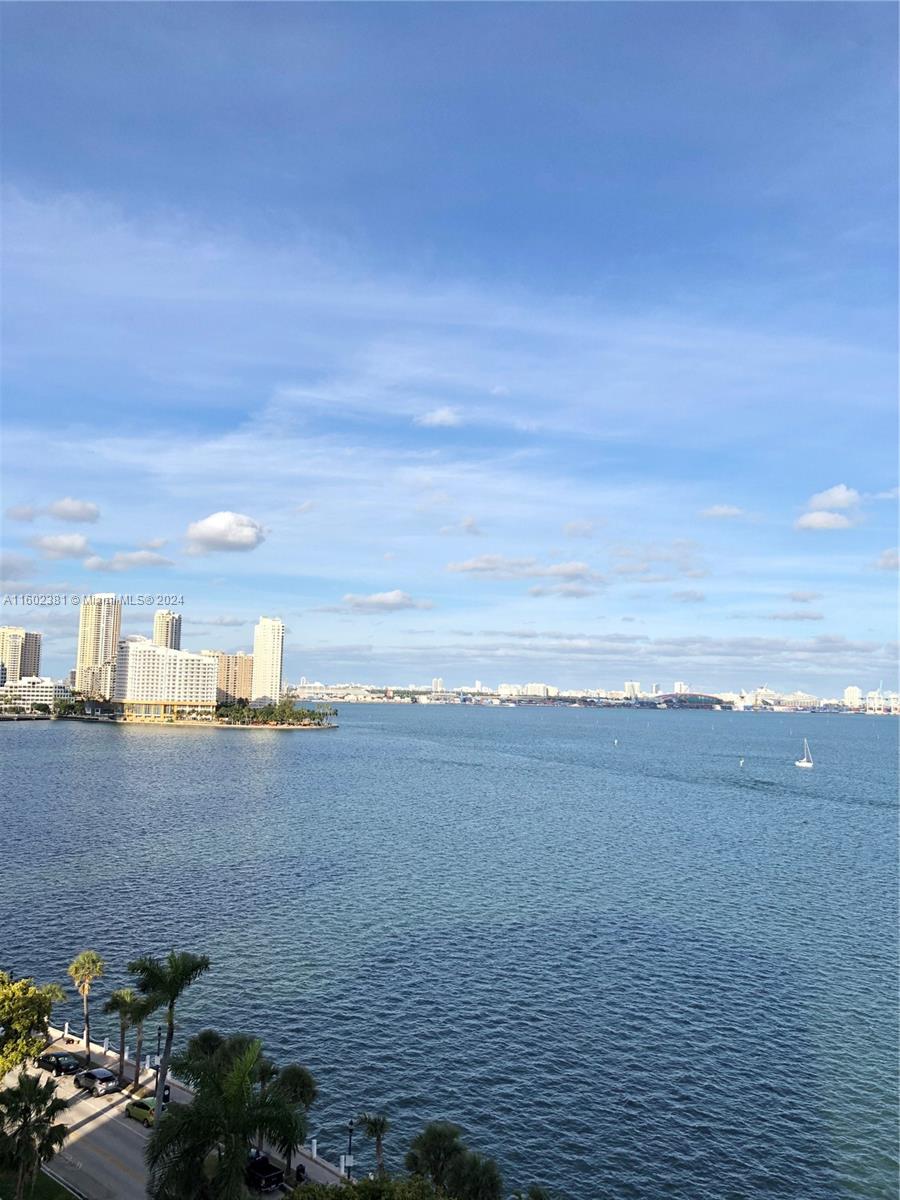 1420 Brickell Bay Dr # 902E
