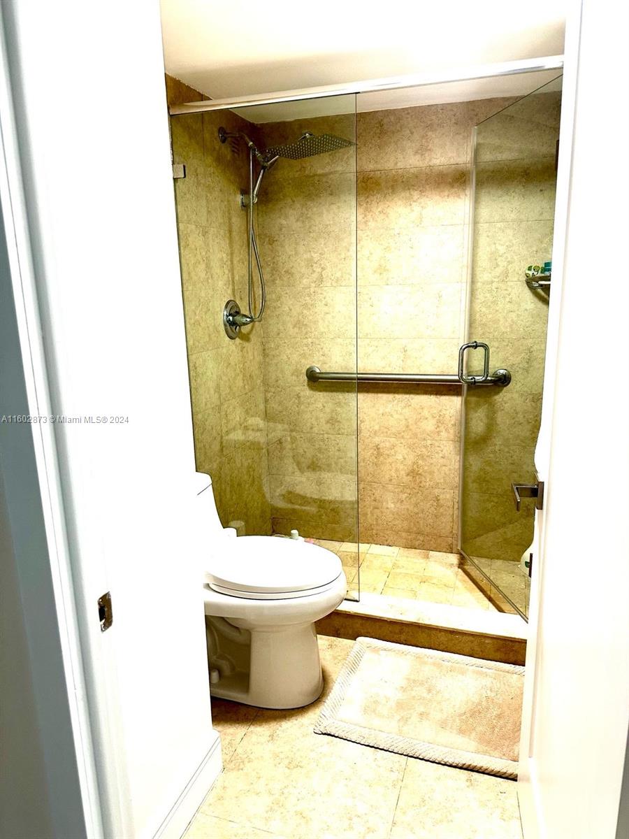 1450 Brickell Bay Dr # 406