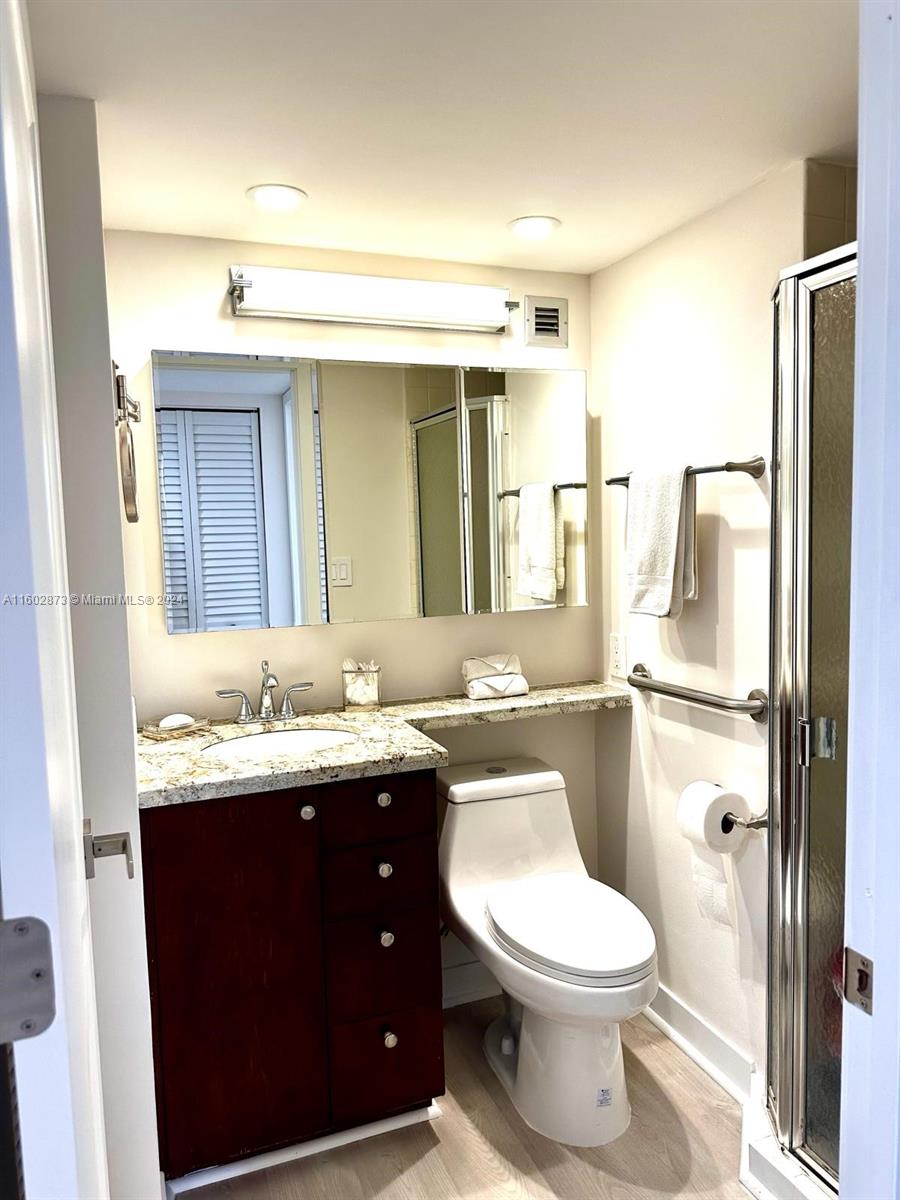 1450 Brickell Bay Dr # 406