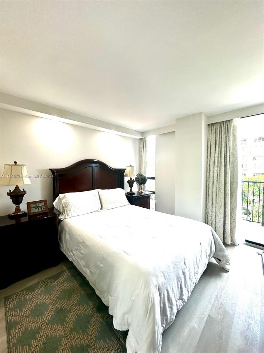 1450 Brickell Bay Dr # 406