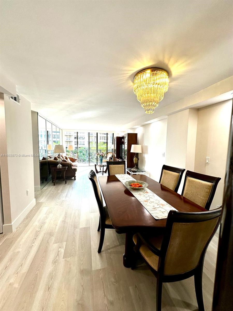 1450 Brickell Bay Dr # 406