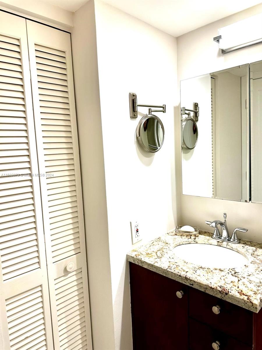 1450 Brickell Bay Dr # 406