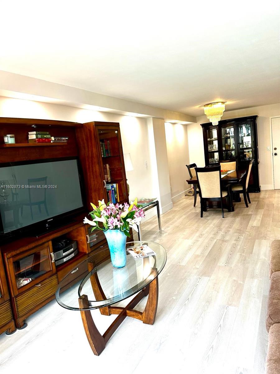 1450 Brickell Bay Dr # 406