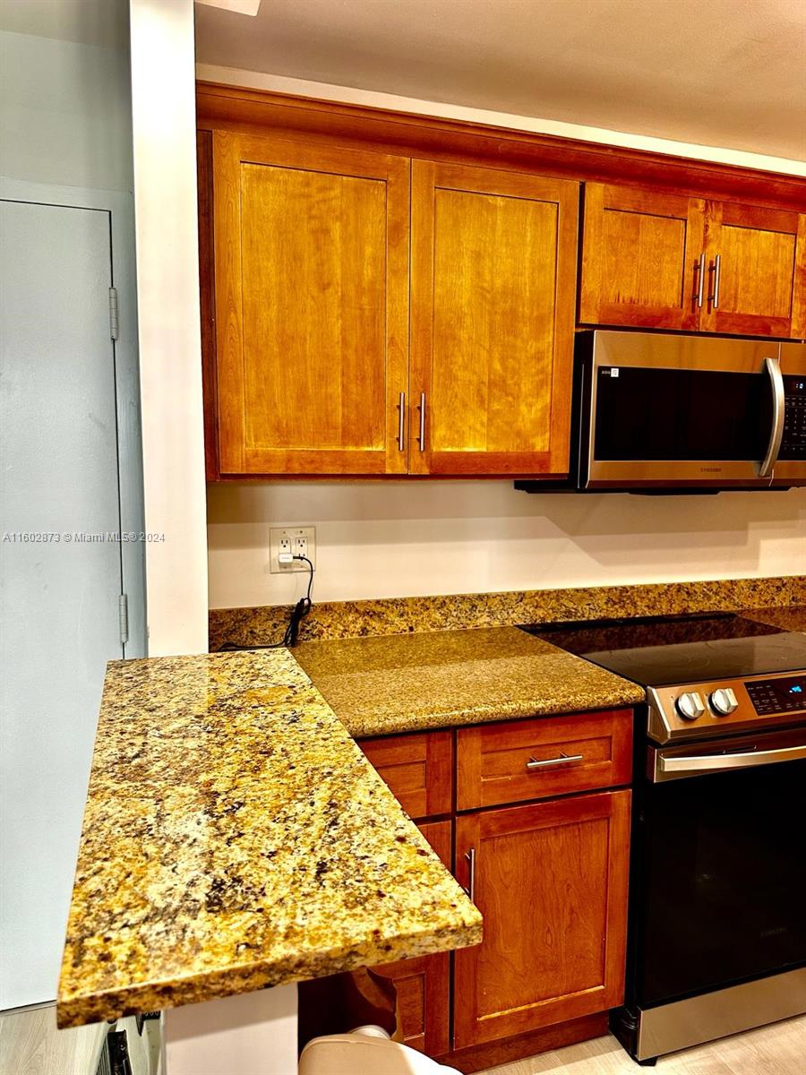 1450 Brickell Bay Dr # 406