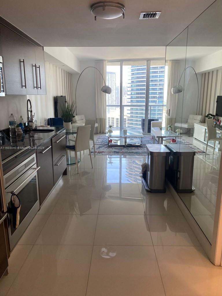 465 Brickell Ave # 3104
