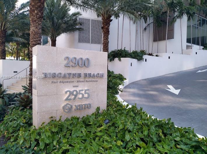 2900 NE 7th Ave # 2102