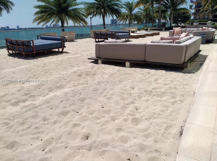 2900 NE 7th Ave # 2102