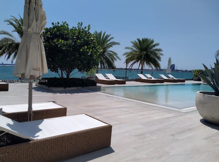 2900 NE 7th Ave # 2102