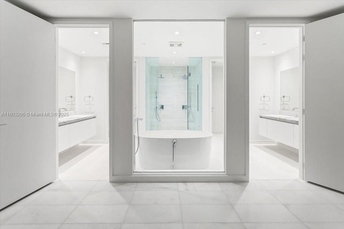 700 NE 26 TER # 4003