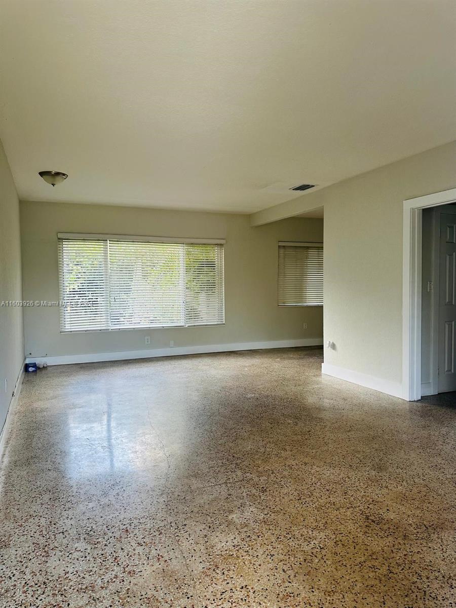 12000 NE 9th Ave # 1