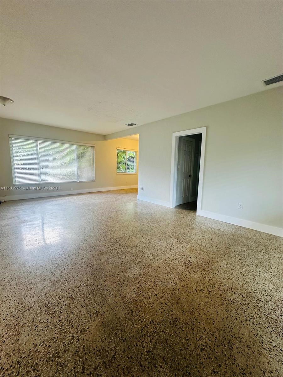 12000 NE 9th Ave # 1