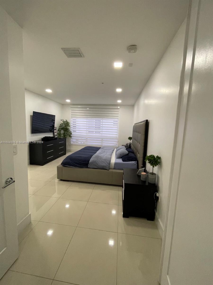 6650 NW 104th Path