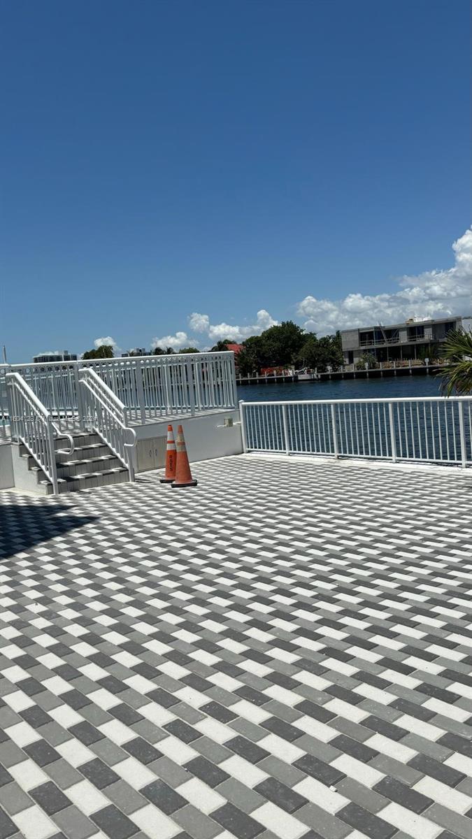 1913 S Ocean Dr # 115