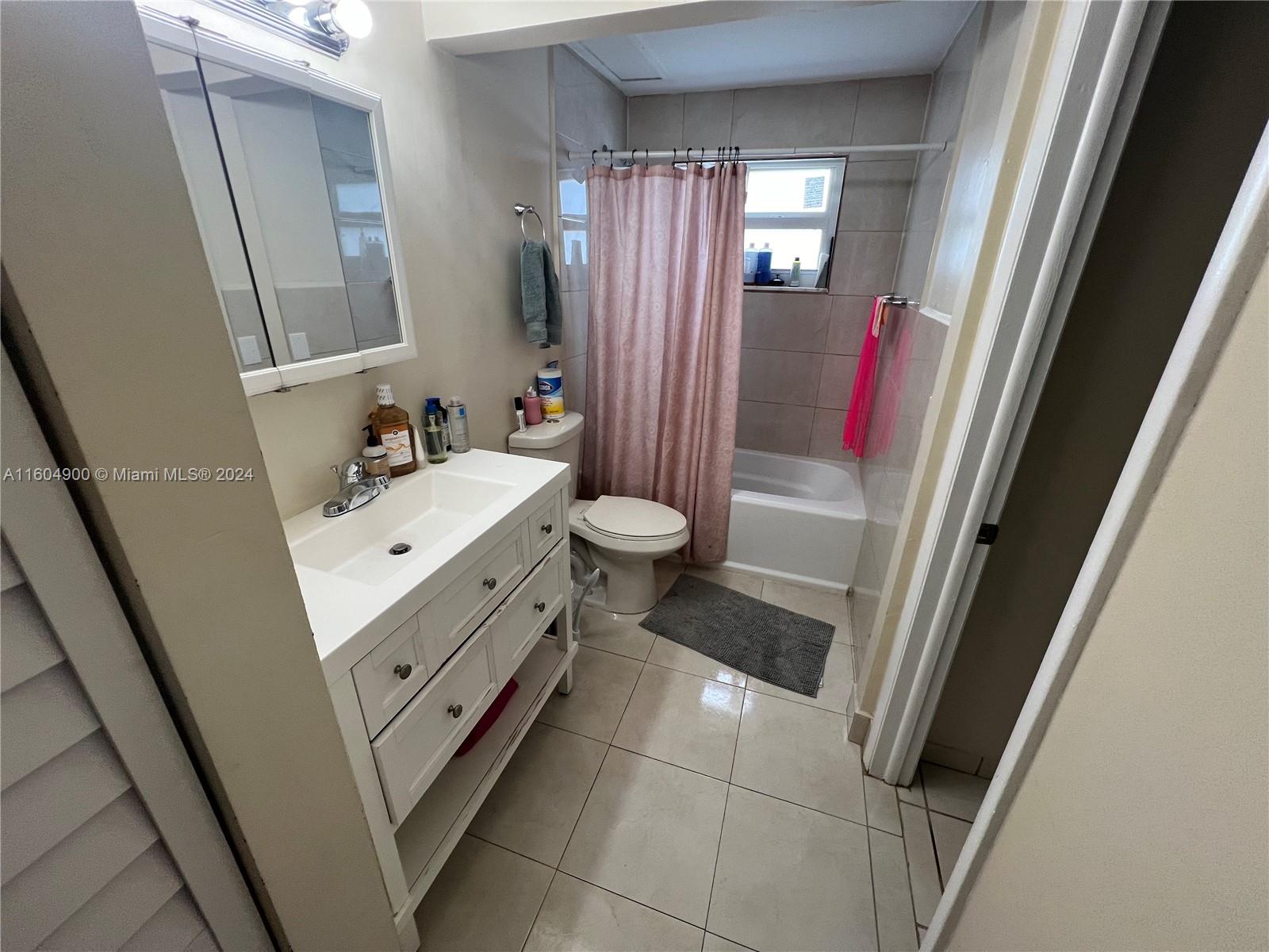 645 NE 121st St # 302