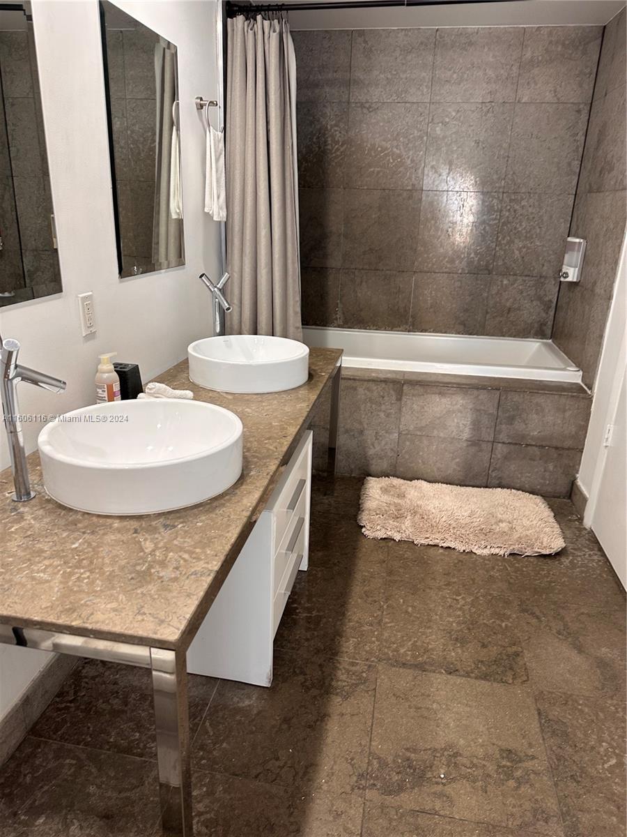 485 Brickell Ave # 4701