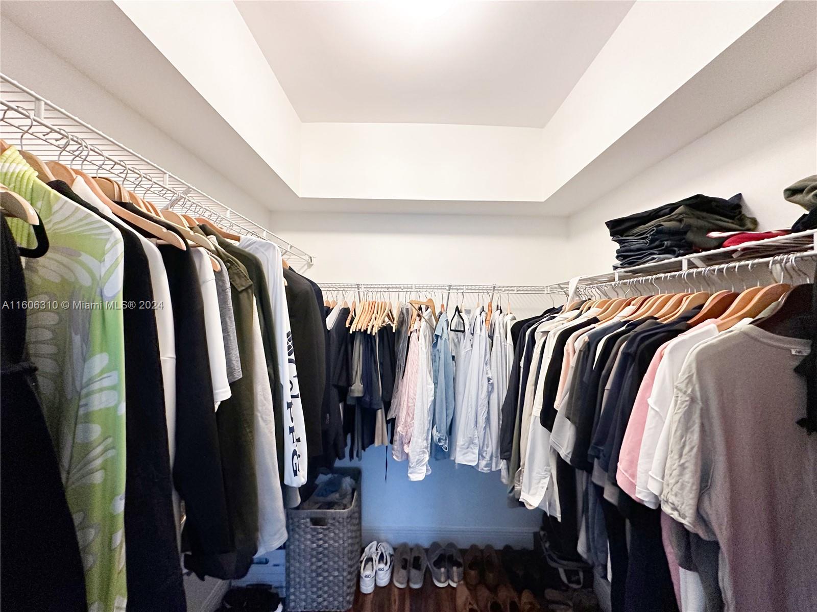 951 Brickell Ave # 601