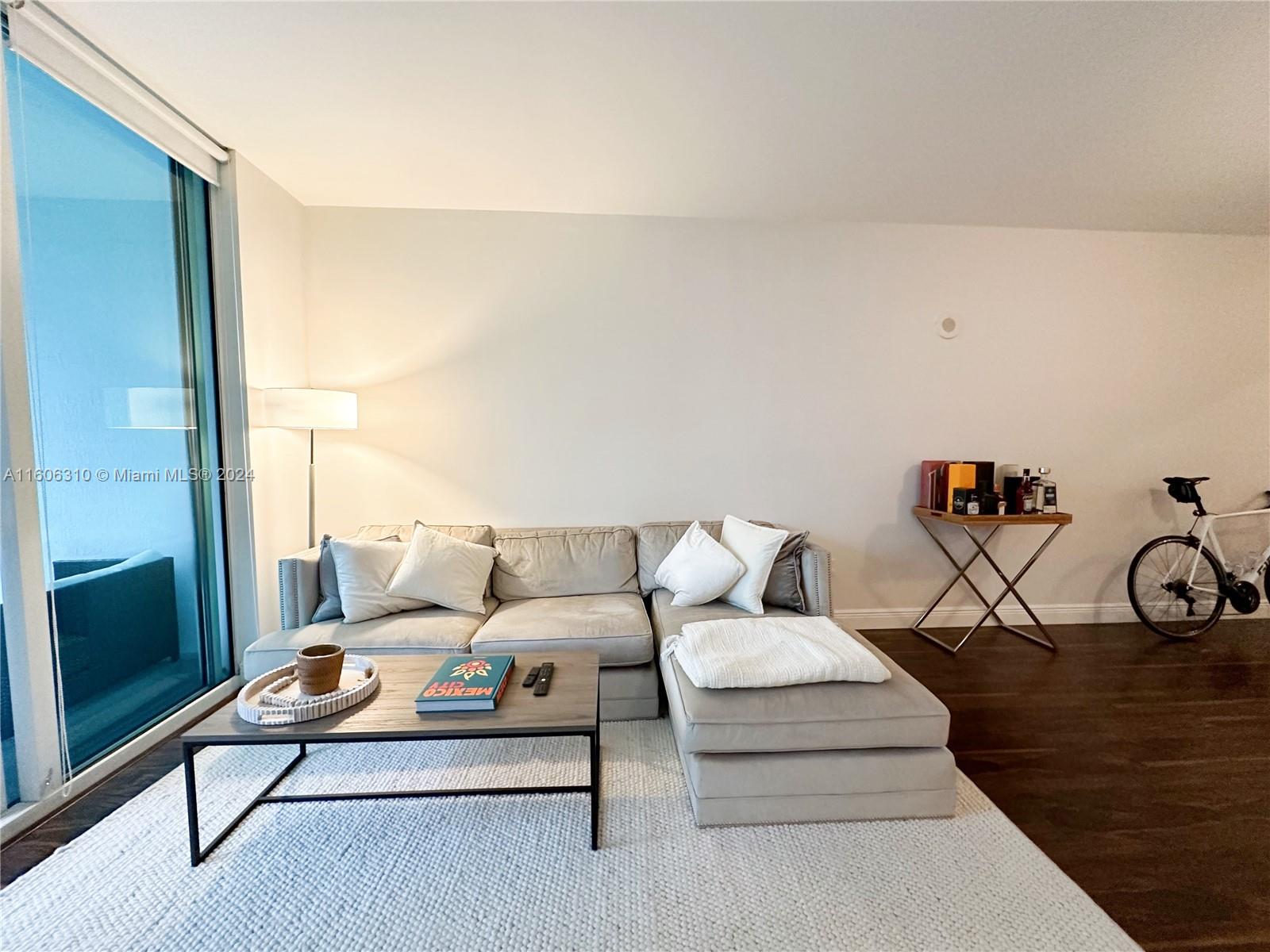 951 Brickell Ave # 601