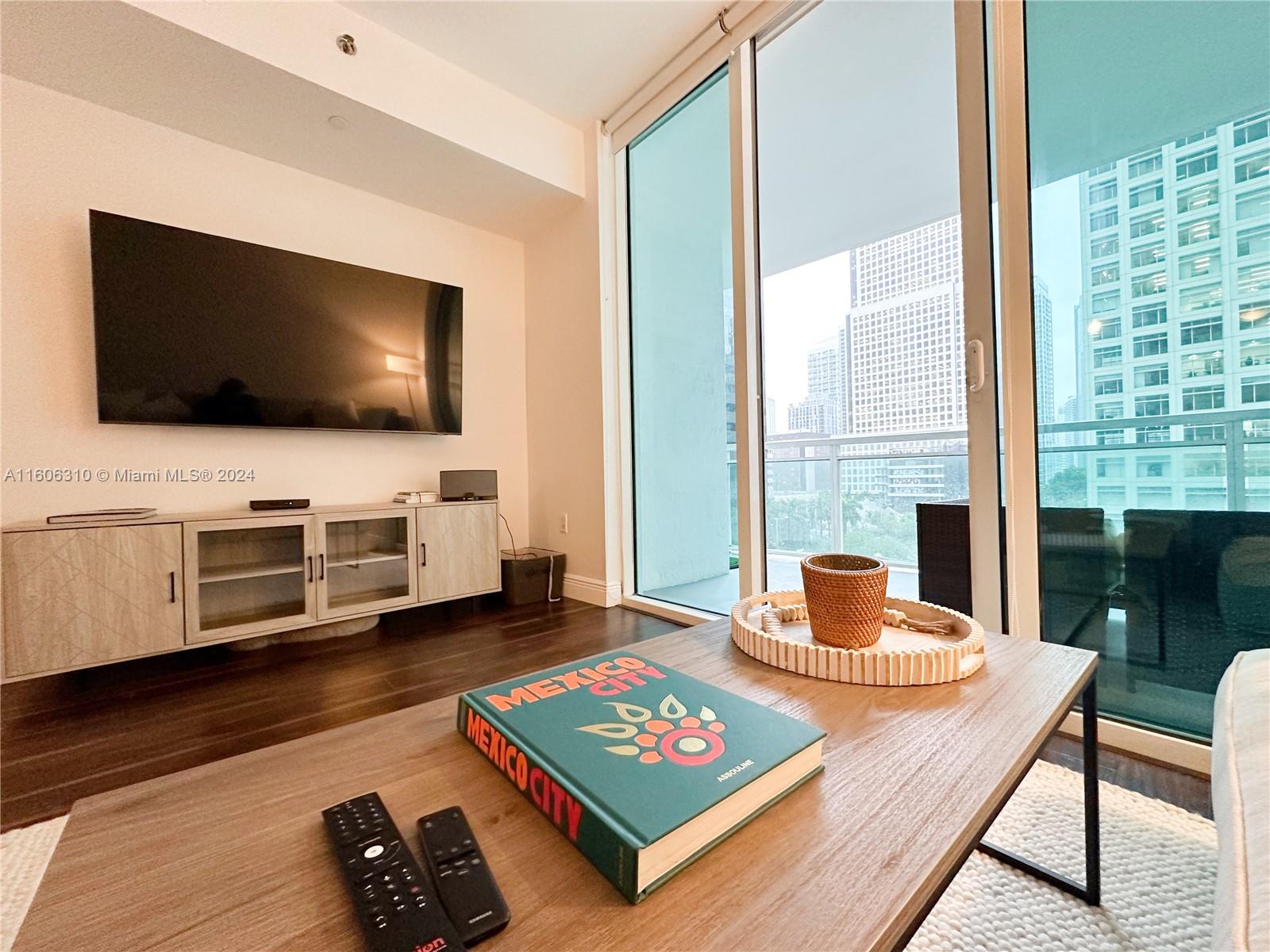 951 Brickell Ave # 601