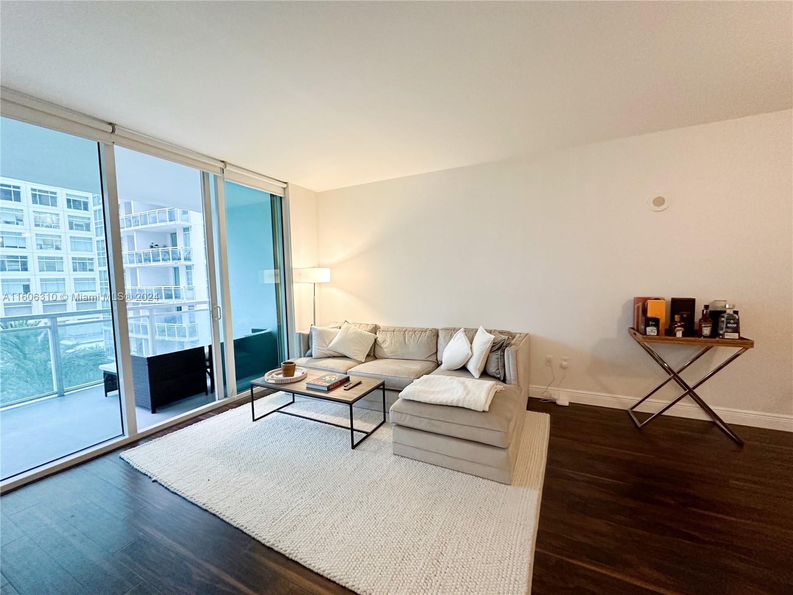 951 Brickell Ave # 601