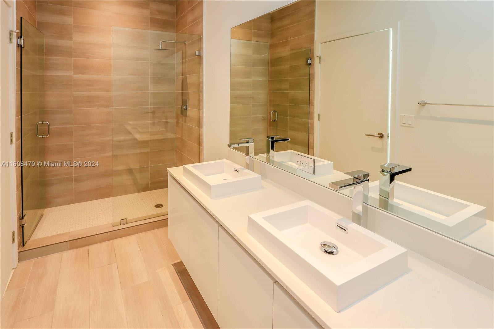 1600 SW 1st Ave # 07 Unit: TH-07